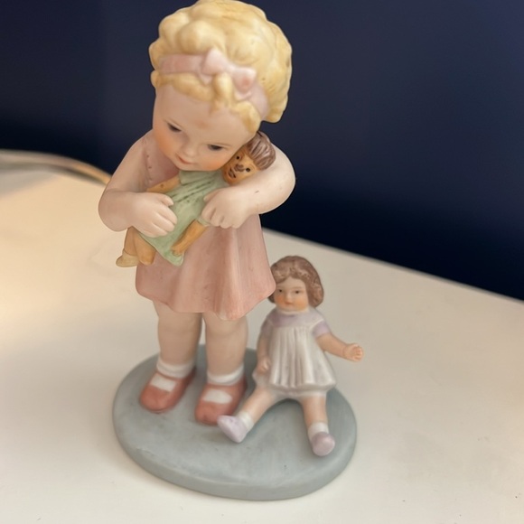 Bessie Pease Gutmann Figurine Love is Blind - Picture 2 of 4